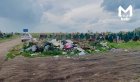 Жители Шелехова жалуются на мусор возле могил на кладбище
