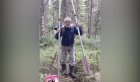 В Братске полиция устанавливает личность пожилого мужчины, найденного в лесу