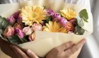 Учительница из Братска лишилась 1,2 млн рублей, поверив в псевдодоставку цветов