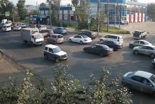 г.Иркутск, ул.Трактовая, остановка ДОК,  напротив СТО Фильтр