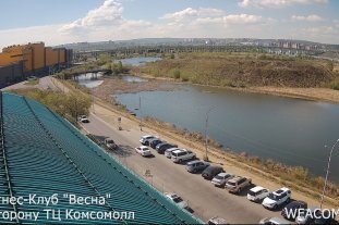 Онлайн-камера на здании фитнес-клуба «Весна», в сторону ТРК «Комсомолл»