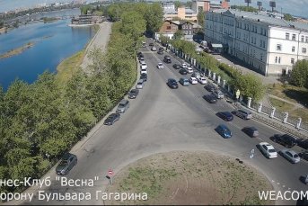 Онлайн-камера на здании фитнес-клуба «Весна», в сторону бульвара Гагарина