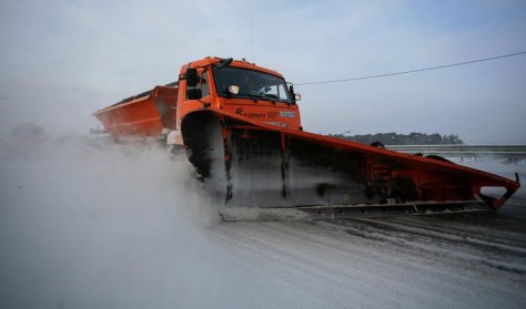 На трассе «Сибирь» в Тайшетском районе временно ограничили движение грузовиков и автобусов из-за снегопада