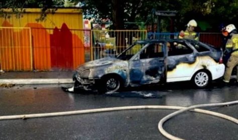 В Дагестане девочка спасла ребенка из горящей машины