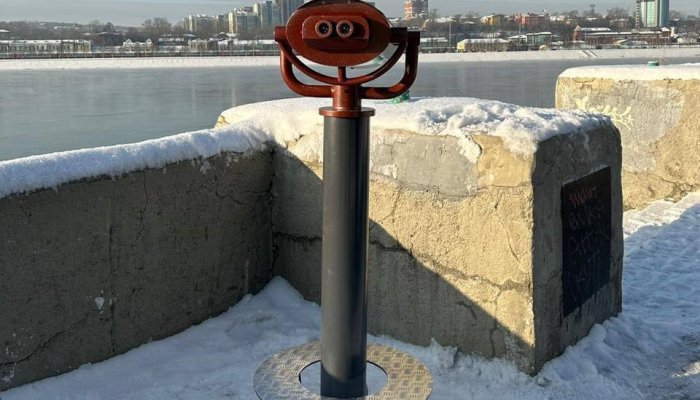 На набережных в Иркутске установили бесплатные смотровые бинокли