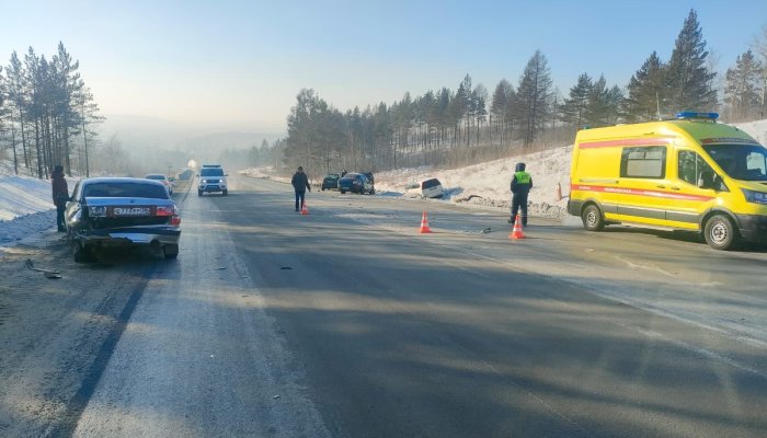ДТП с участием трех автомобилей произошло в Братске