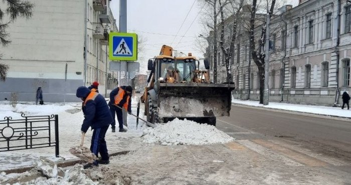 Более 1400 тонн снега убрали в Иркутске