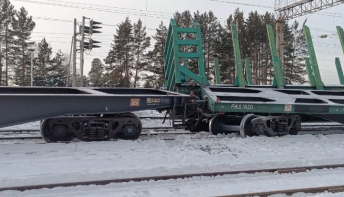 Три вагона сошли с рельсов в Братском районе