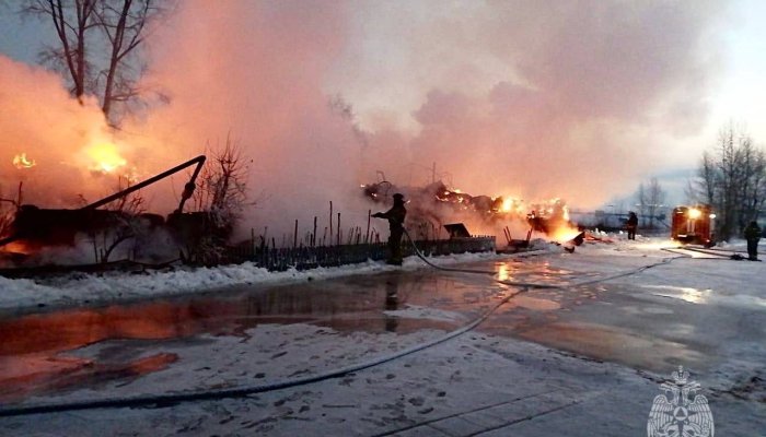 Стали известны подробности крупного пожара в Усть-Илимске