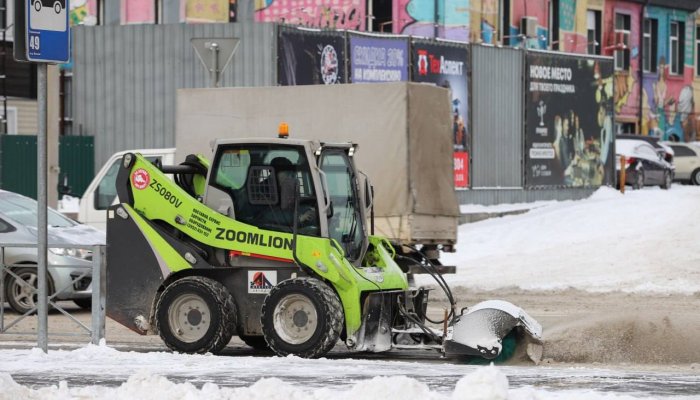 В Иркутске продолжают устранять последствия снегопада