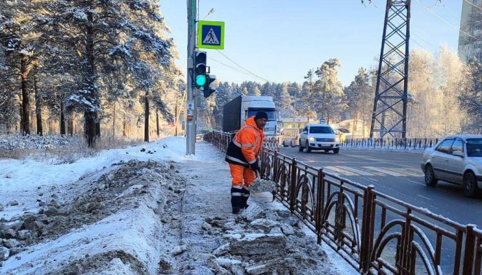 Почти полторы тысячи тонн снега вывезли за сутки с улиц Иркутска