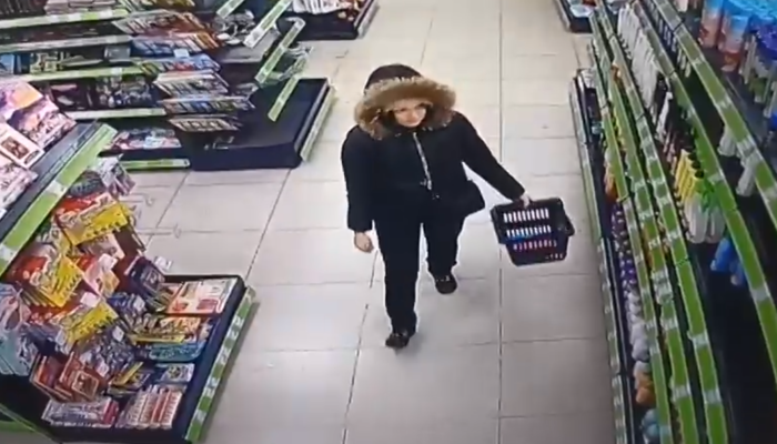 В Иркутске полиция разыскивает женщину, похитившую кошелек