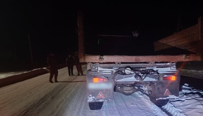 В Куйтунском районе водитель грузовика насмерть сбил пешехода