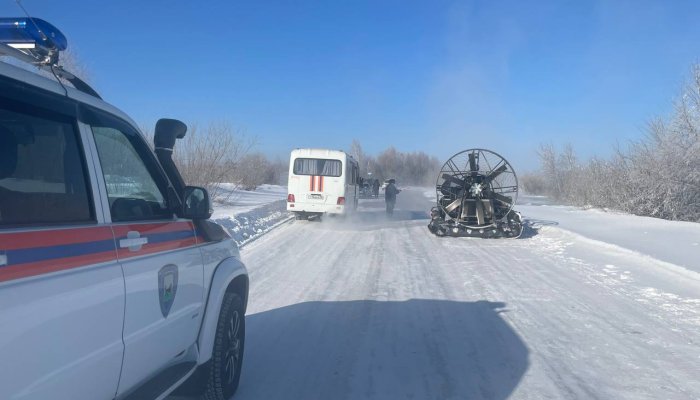 В Иркутске река подтопила дорогу