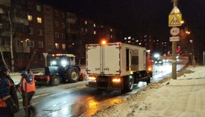 В Иркутске на улице Трилиссера прорвало канализацию