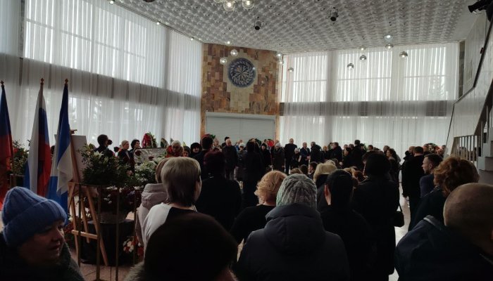 Жители Саянска попрощались со своим мэром Олегом Боровским