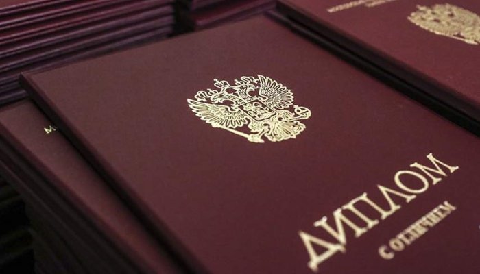 SuperJob: 2 из 3 иркутян считают, что иметь высшее образование — престижно
