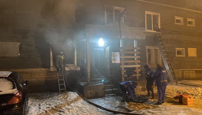 В Братске на пожаре спасены три человека