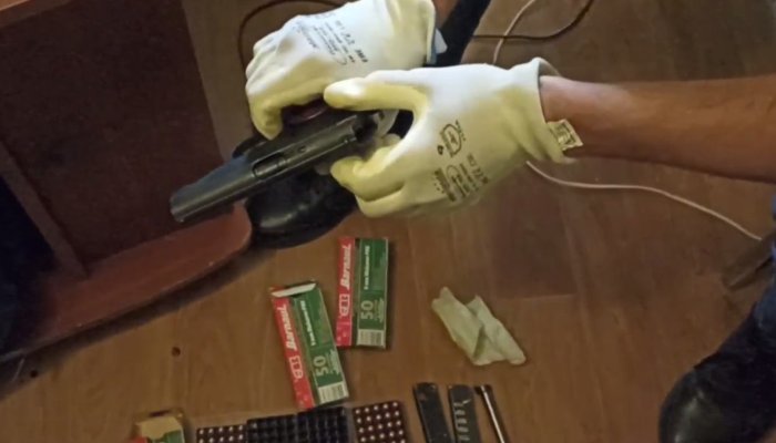Ангарчанин незаконно изготавливал оружие и хранил дома наркотики
