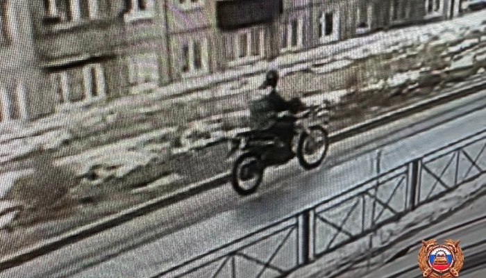 В Иркутске мотоциклист сбил женщину с коляской