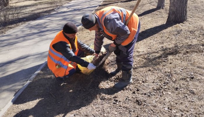 В выходные дни на уборку Иркутска вышли 130 рабочих