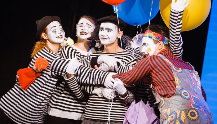 В Иркутске проходит фестиваль детских и юношеских любительских театров