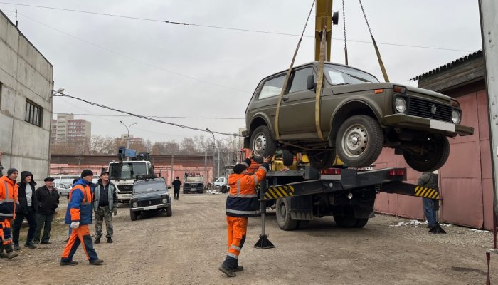 Более 300 тонн гуманитарной помощи и 44 автомобиля отправлено из Иркутска в зону СВО