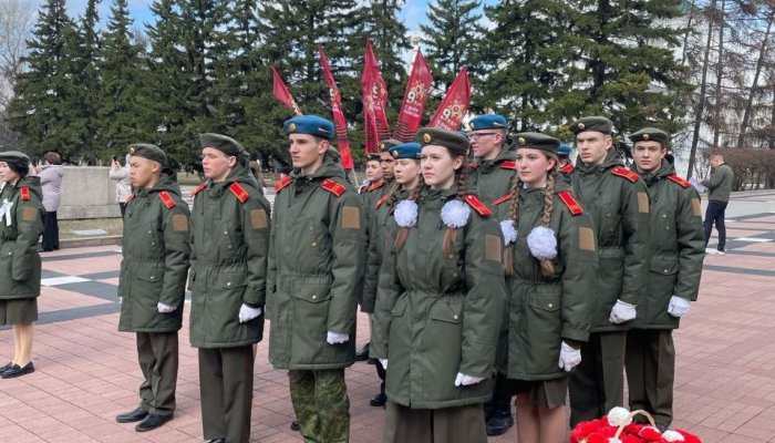 Впервые в истории иркутского Поста №1 вахту будут нести школьники из других районов