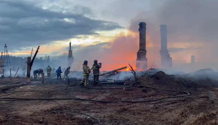 Два человека погибли на крупном пожаре в Братском районе