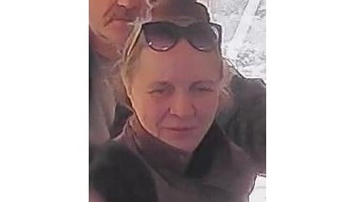 В Иркутске полиция разыскивает подозреваемую в краже банковской карты