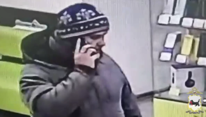 В Иркутске разыскивает мужчина, расплачивающийся по чужой карте