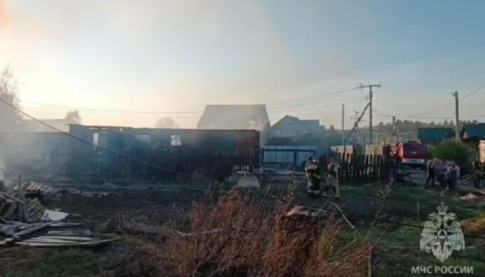 Три дома сгорели в Баклашах