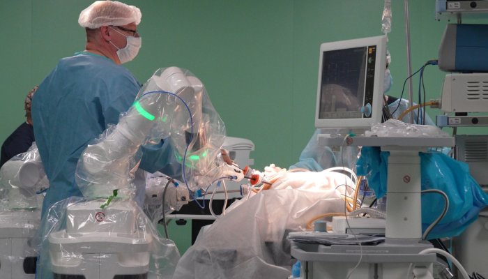 Хирурги Приангарья провели уникальную операцию по замене мочеточника