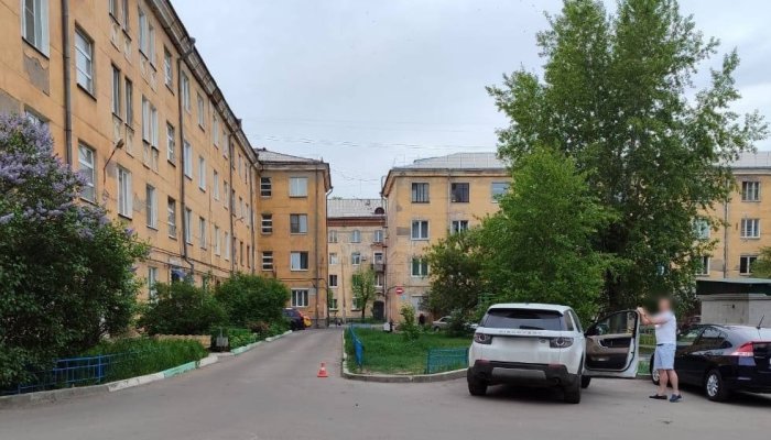 В Ангарске водитель внедорожника наехал на ребенка