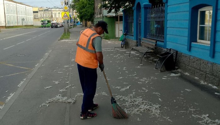 В Иркутске усилили уборку улиц