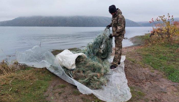 В Приангарье Братское водохранилище очистят от рыболовных сетей