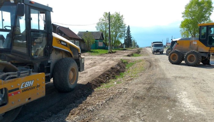 В Приангарье ремонтируют дороги, ведущие к небольшим населенным пунктам