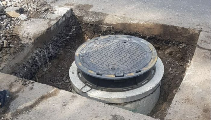 В Иркутске прочищают и ремонтируют ливневую канализацию