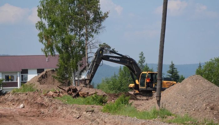 Две улицы ремонтируют в поселке Магистральном