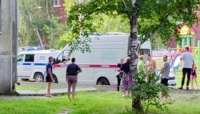 Трехлетний ребенок выпал из окна в Иркутске