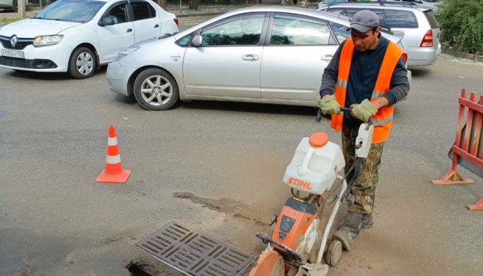 В Иркутске продолжается ремонт и очистка элементов ливневой канализации