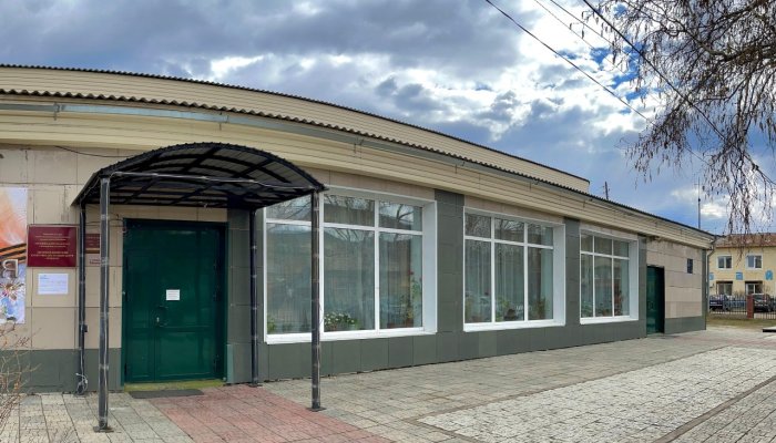 В поселке Еланцы реконструируют кинозал