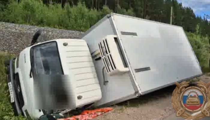 В Усть-Куте водитель грузовика погиб в ДТП