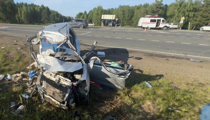 В Зиминском районе три человека погибли в аварии