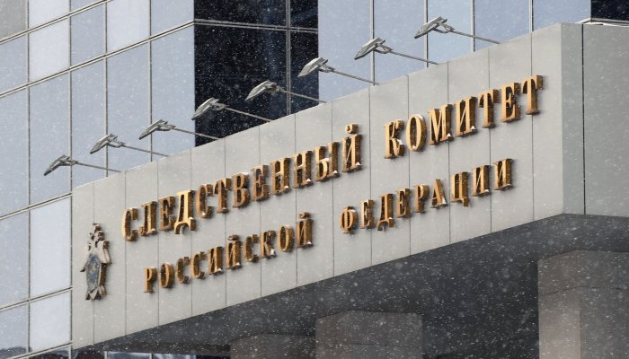 Сироте в Иркутской области дали жилье в разваливающемся доме