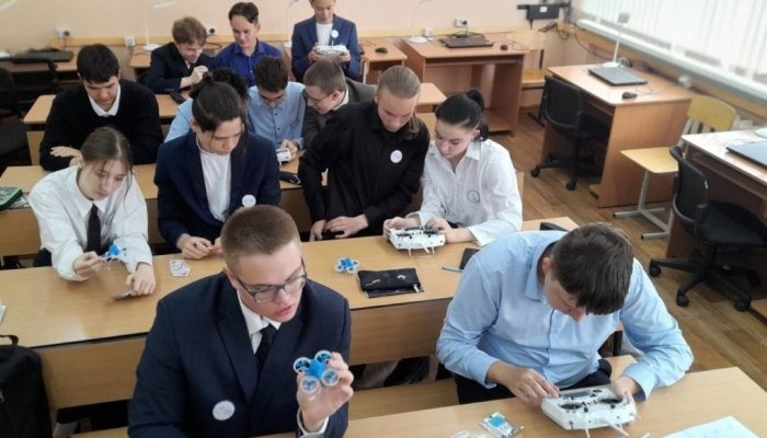 Площадки для обучения детей работе с беспилотниками готовы в школах Приангарья