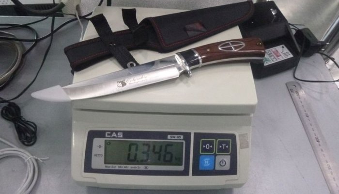 В аэропорту Иркутска у иностранца изъяли охотничий нож