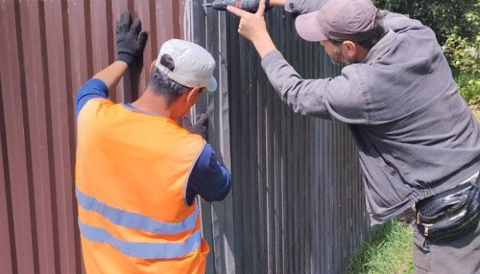В Иркутске приводят в порядок остановки общественного транспорта