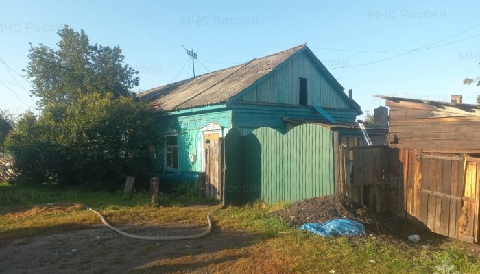 В Зиме соседка спасла троих детей на пожаре