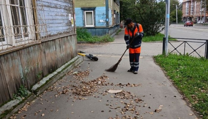 В Иркутске ведется комплексная уборка дорог